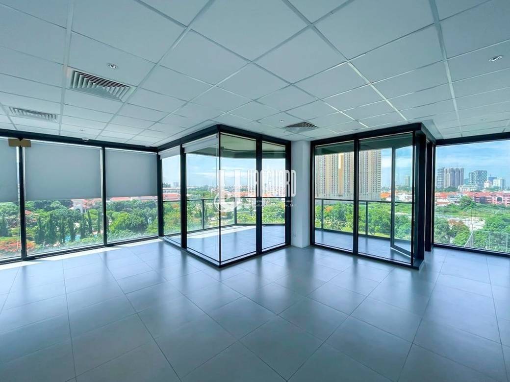 Офисы Для Аренды in Chamkarmon $2,470