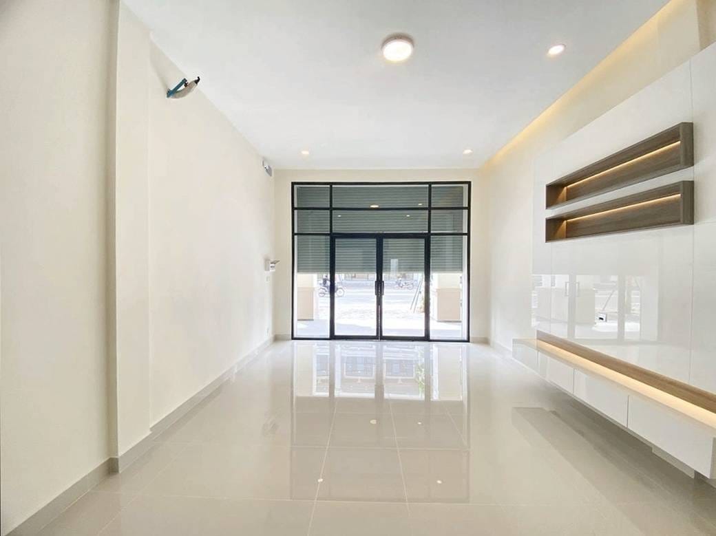 Chbar Ampov店屋出租，位于Chbar Ampov