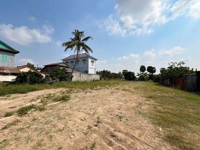 1,410平方米土地面积的土地出售，价格$987,000