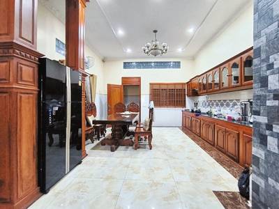 154平方米土地面积的CommercialShophouse出租，价格$1,500