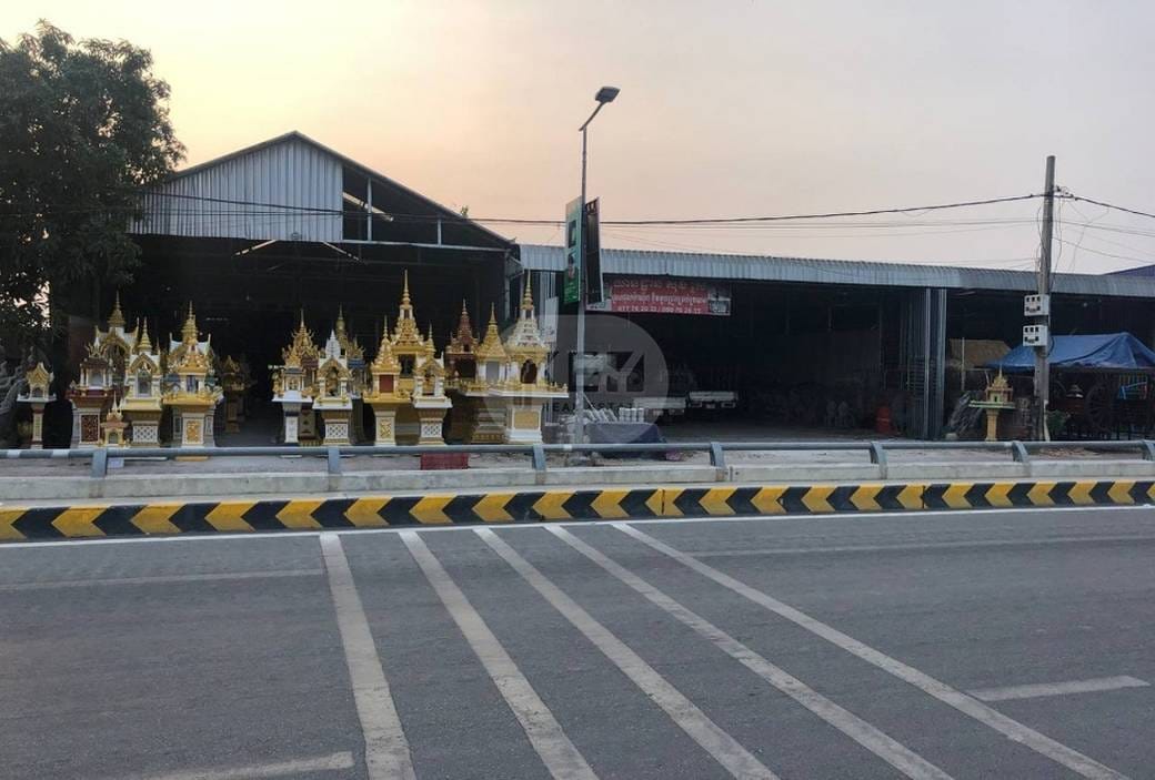 298.9 sqm Land Size House and lot Na prodej