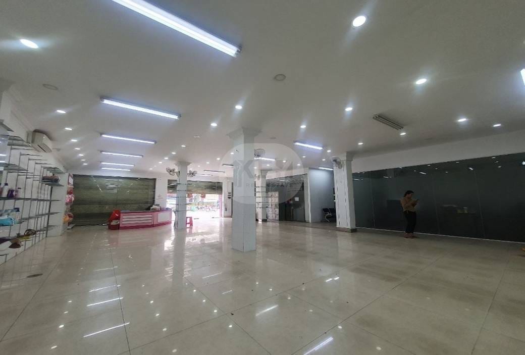 ផ្ទះលក់ដូរ For Sale & Rent នៅToul Kork តម្លៃ $2,450,000
