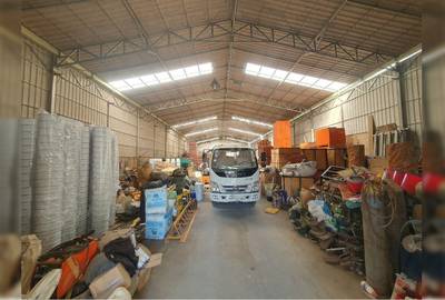 1,020 sqm Land Size Warehouse For Sale