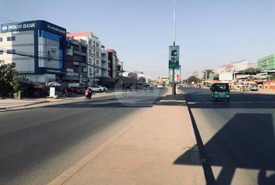 អាគារ សំរាប់ជួល ទំហំដី 782 ម៉ែត្រការ៉េ