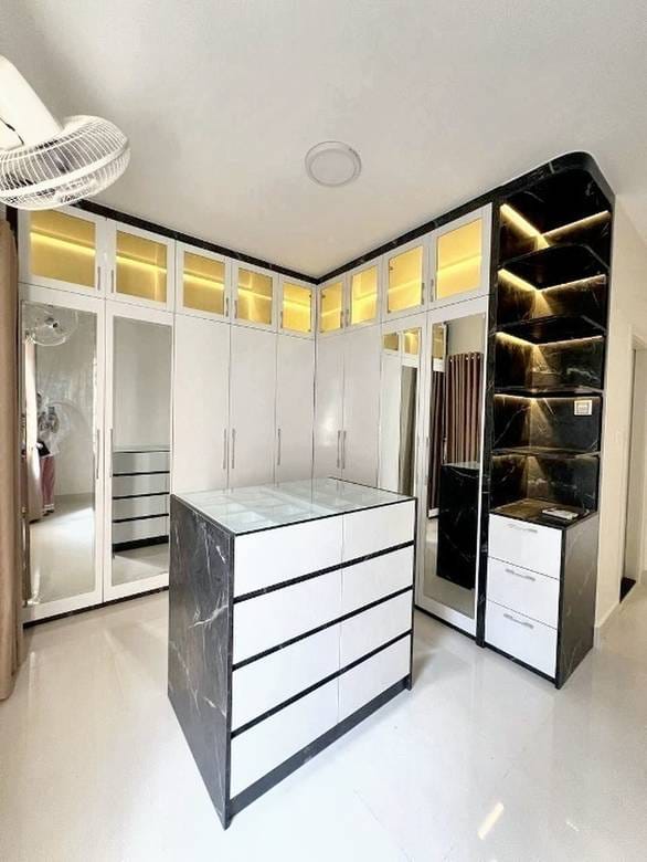 Borey Peng Huoth: The Star Platinum Polaris​ II | Furnished CommercialShophouse For Sale