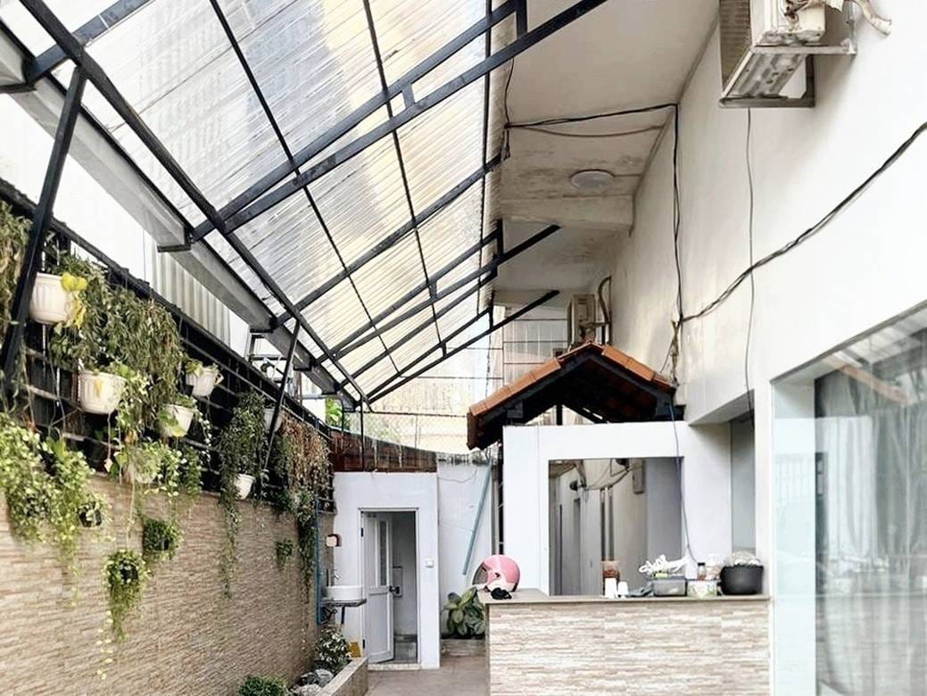 $580,000 Villa