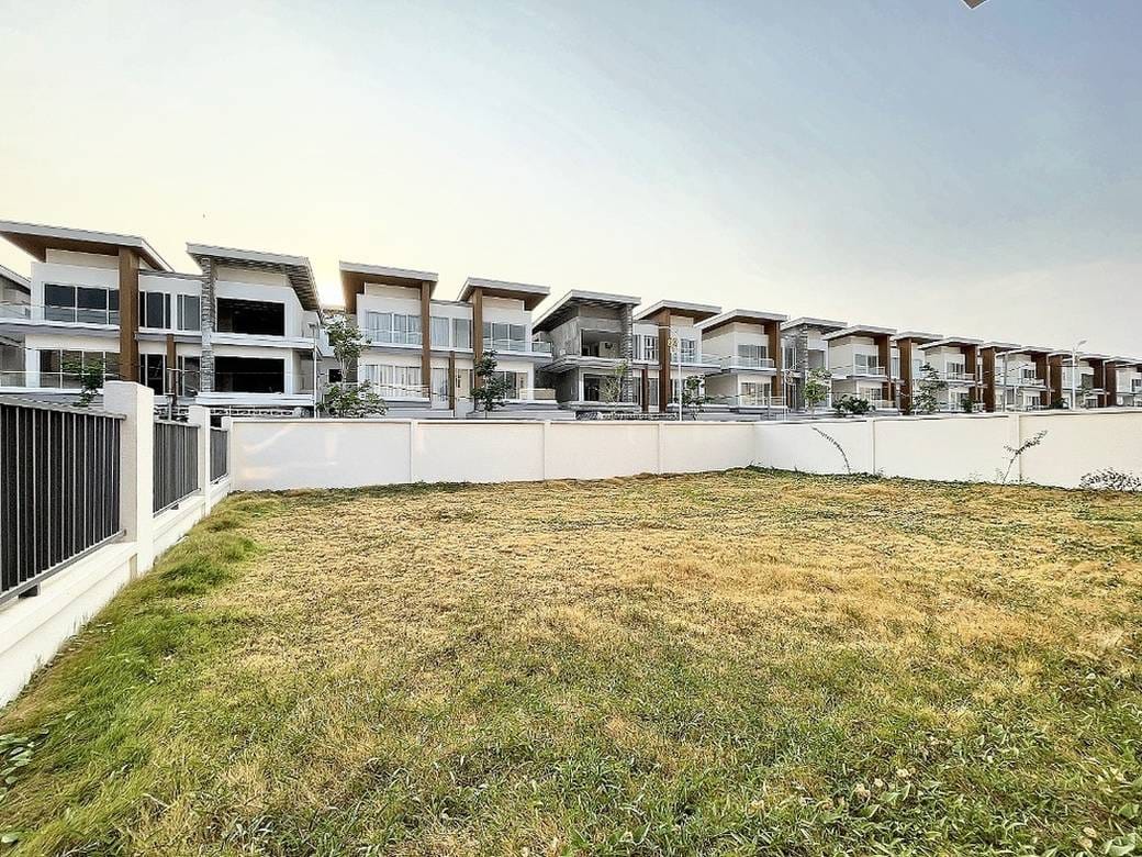 580 sqm Land Size Villa For Sale