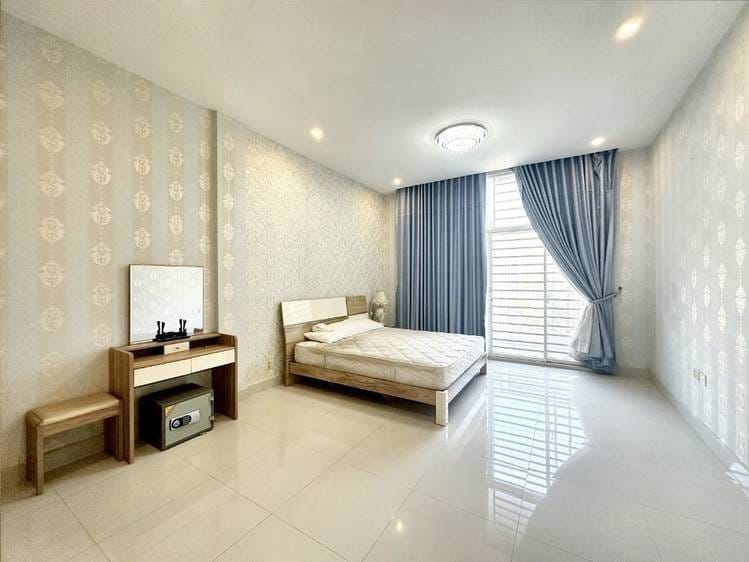 CommercialShophouse សំរាប់លក់ នៅ Ou Baek K'am, Sen Sok, Phnom Penh