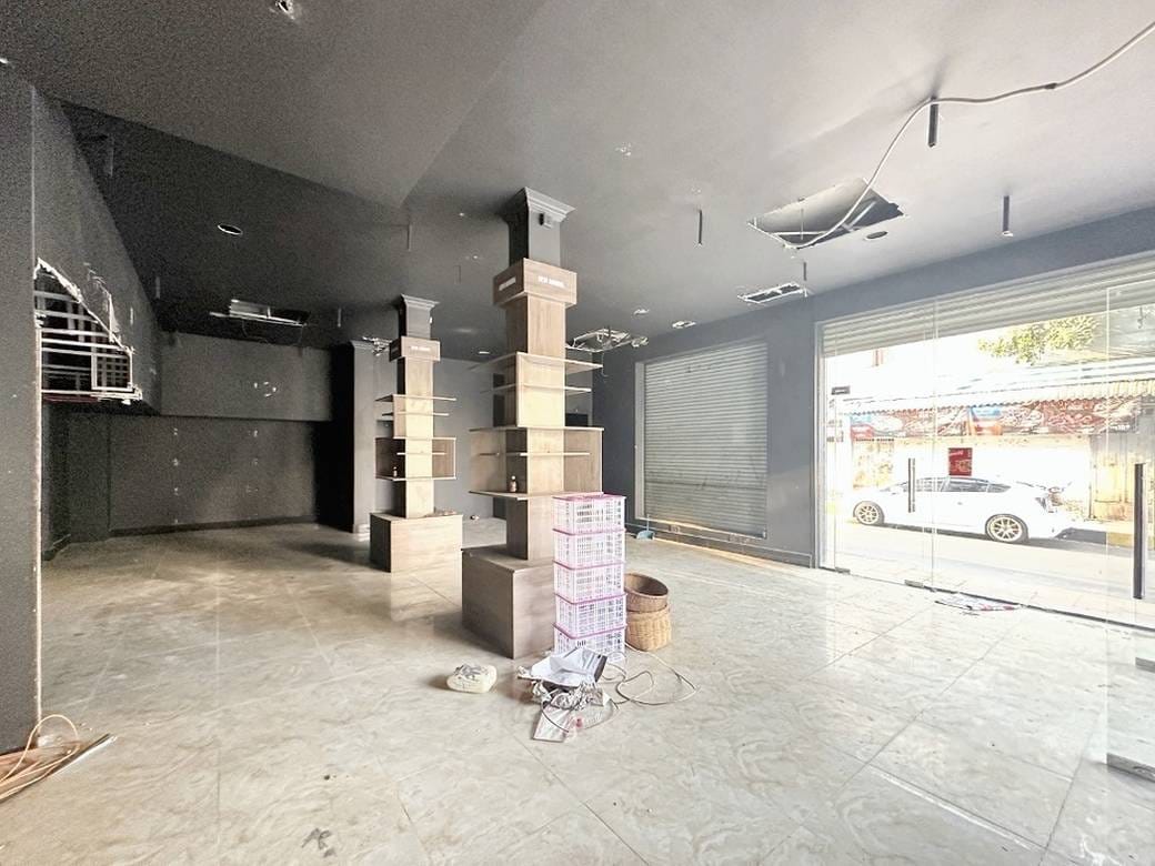 Toul KorkCommercialShophouse出租，价格$3,600