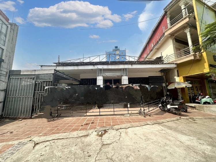 CommercialShophouse สำหรับเช่า ใน Tuek Thla, Sen Sok, Phnom Penh