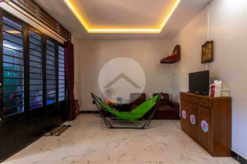Shophouse Na prodej with 2 Parking Space