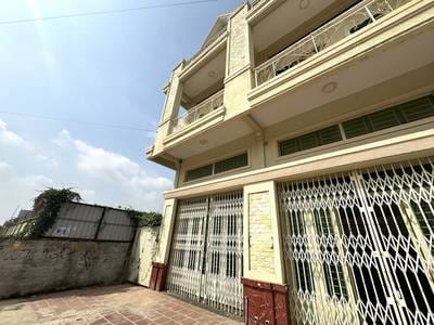 113.9 sqm Land Size CommercialShophouse Na prodej