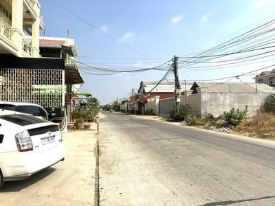 128 sqm Living Size CommercialShophouse Na prodej in Sen Sok