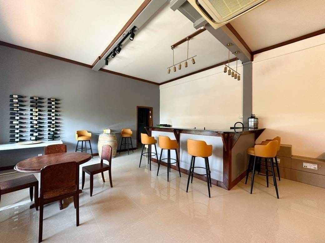 Chroy Changvar에 있는 별장 For Sale & Rent $700,000