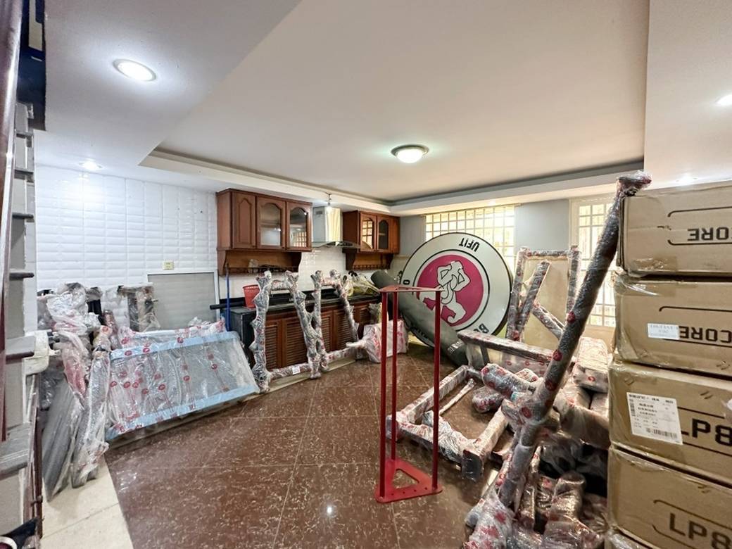 Tuek L'ak 2 Shophouse Na prodej in Tuek L'ak 2