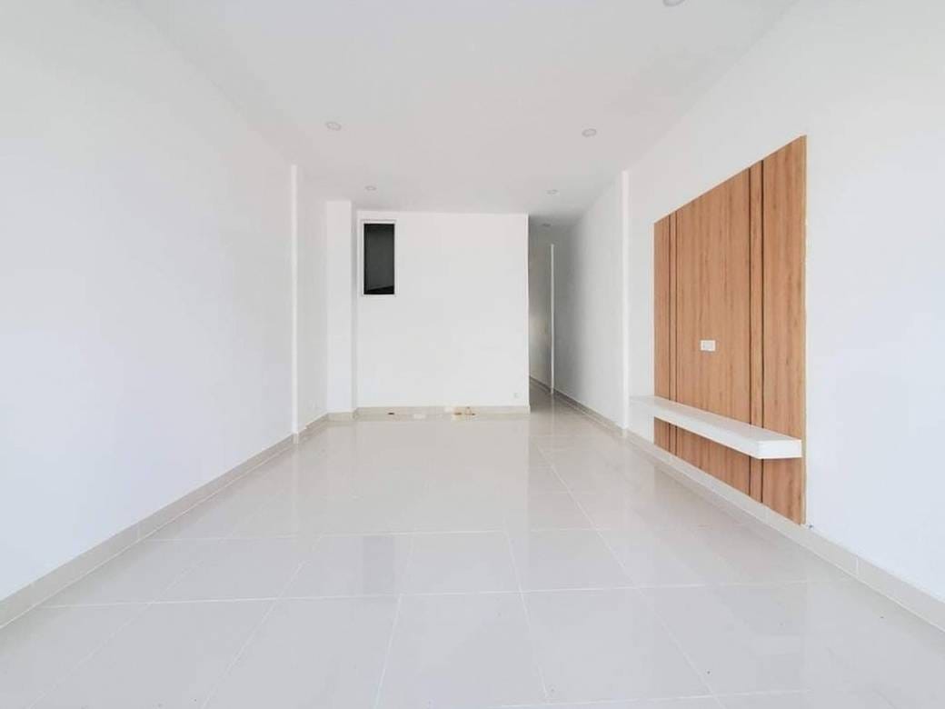 Shophouse Na prodej in Kandal Stueng $74,000