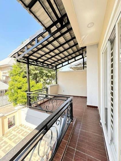 Chbar Ampov双子别墅出售，价格$380,000