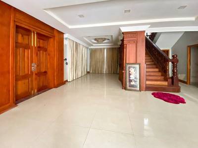 Borey Peng Huoth: The Star Platinum Herminus | Villa À vendre de 605 m² de terrain pour $1,400,000
