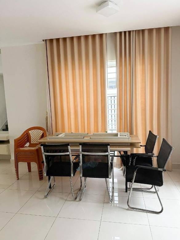 Villa Jumelle À louer à Chbar Ampov $1,300