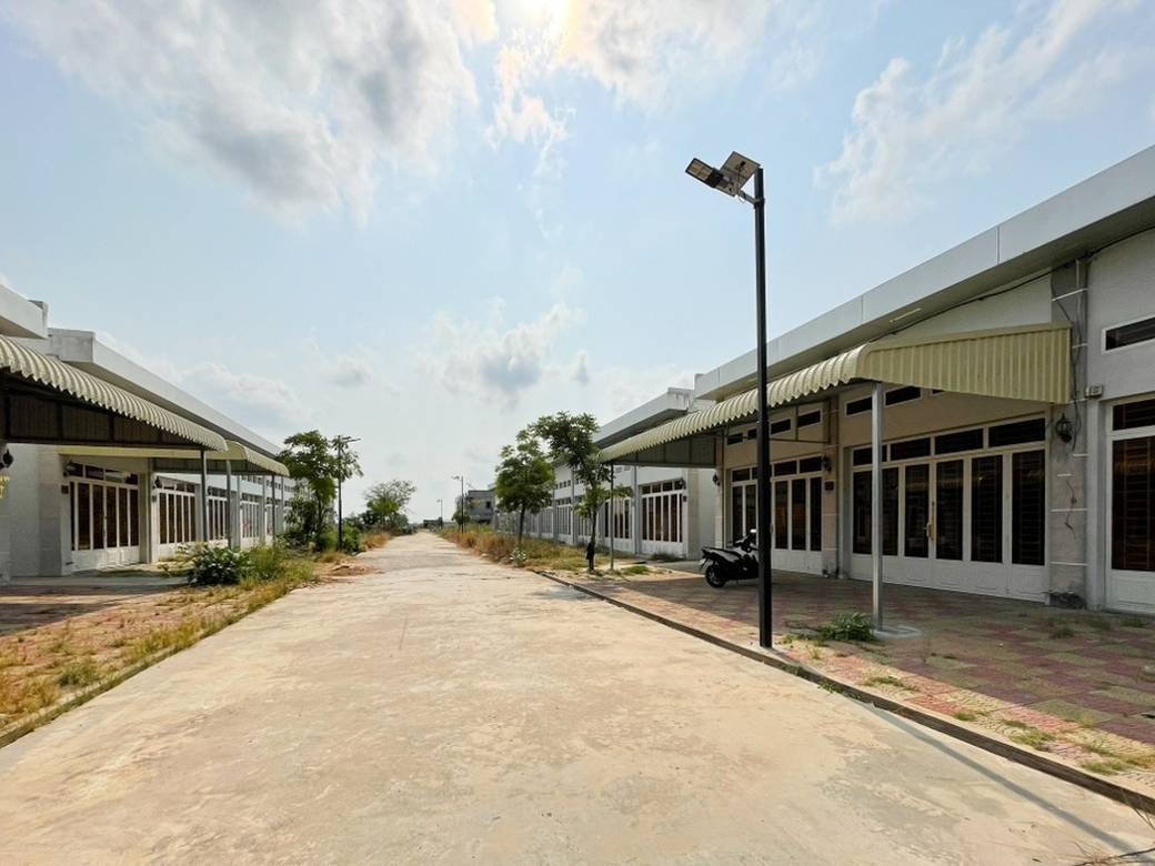 ផ្ទះល្វែង សំរាប់លក់ ទំហំដី 171 ម៉ែត្រការ៉េ