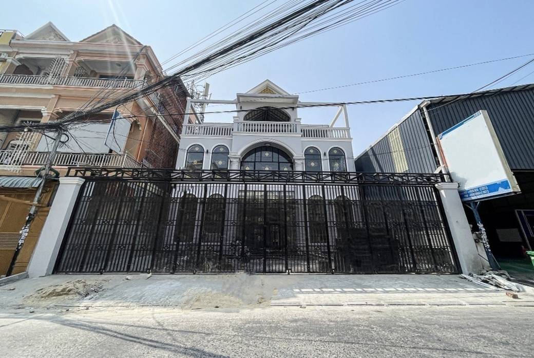 Здание Для Аренды in Chamkarmon $8,000