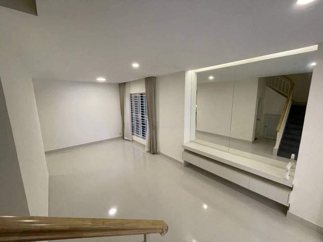 Borey Peng Huoth: The Star Platinum Euro Ville | 216-687 sqm Living Size Dvojvila K pronájmu in Chbar Ampov