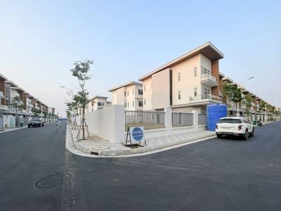 $1,600,000 Villa