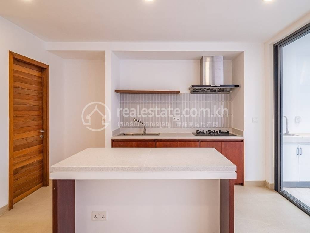 Chbar Ampov255平方米使用面积联排住宅For Sale & Rent