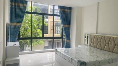 Shophouse For Rent with 2 Parking Space