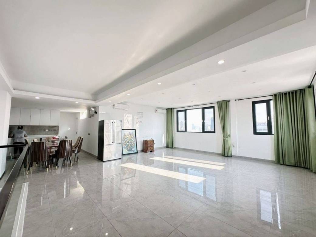 $3,800 Condo