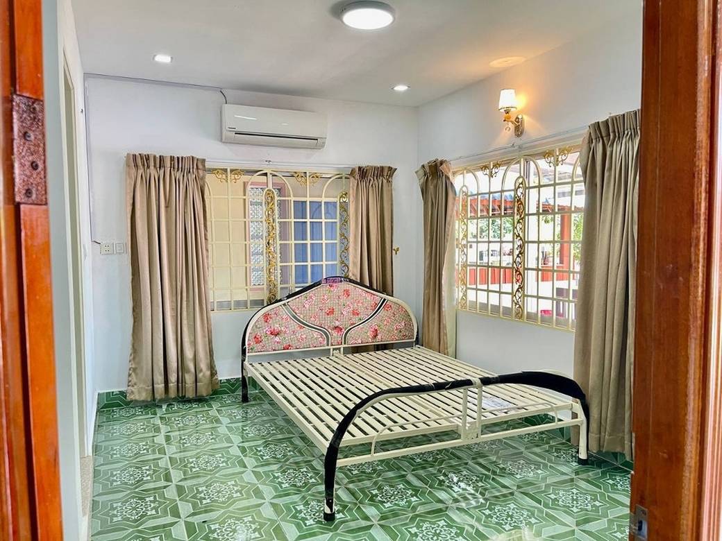 House and lot For Sale with 2 Parking Space