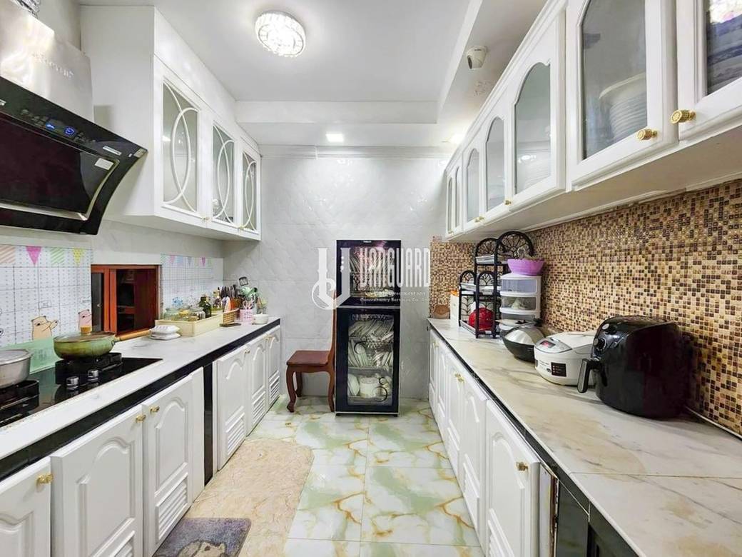 $490,000 Villa