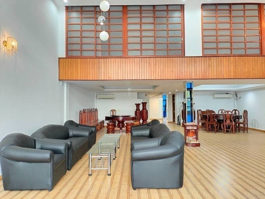 150 sqm Living Size Shophouse For Rent in Russey Keo
