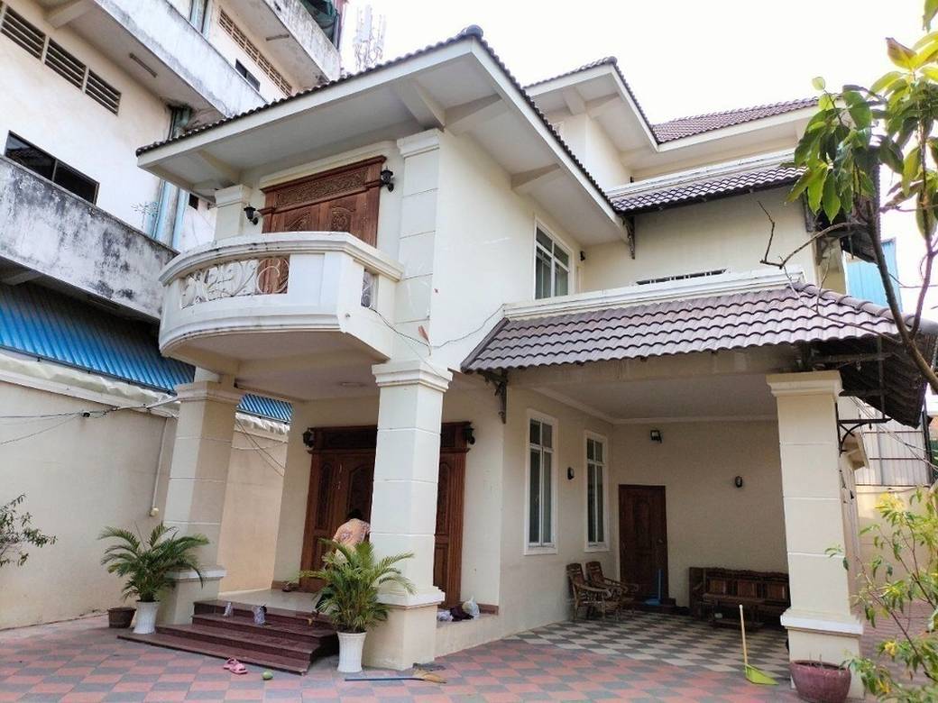 $1,800 Villa
