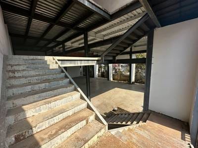 Bâtiment For Sale & Rent de 885 m² de terrain pour $6,900,000