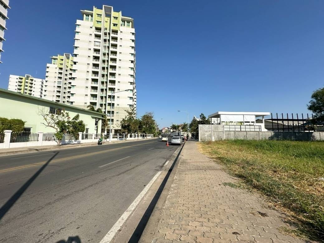 2,870 sqm Land Size Lot Для Аренды