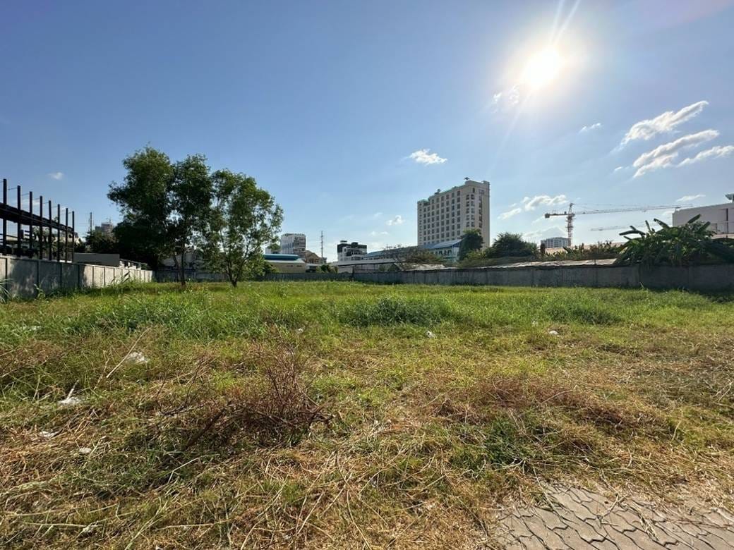 2,870 sqm Land Size Lot Для Аренды for Цена по запросу