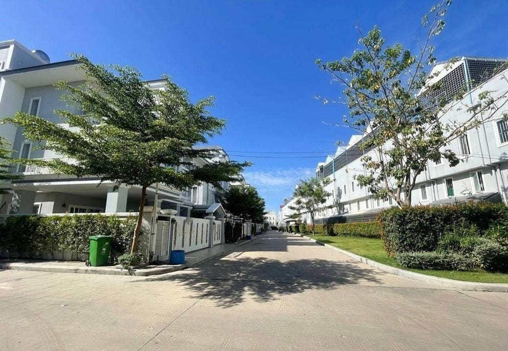 $250,000 Dvojvila