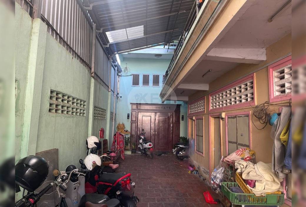 196 sqm Land Size House and lot Na prodej