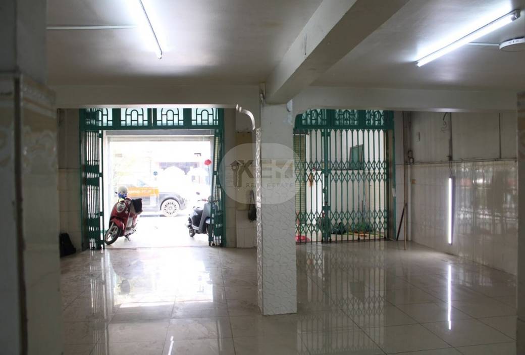 152 sqm Land Size Shophouse For Sale & Rent