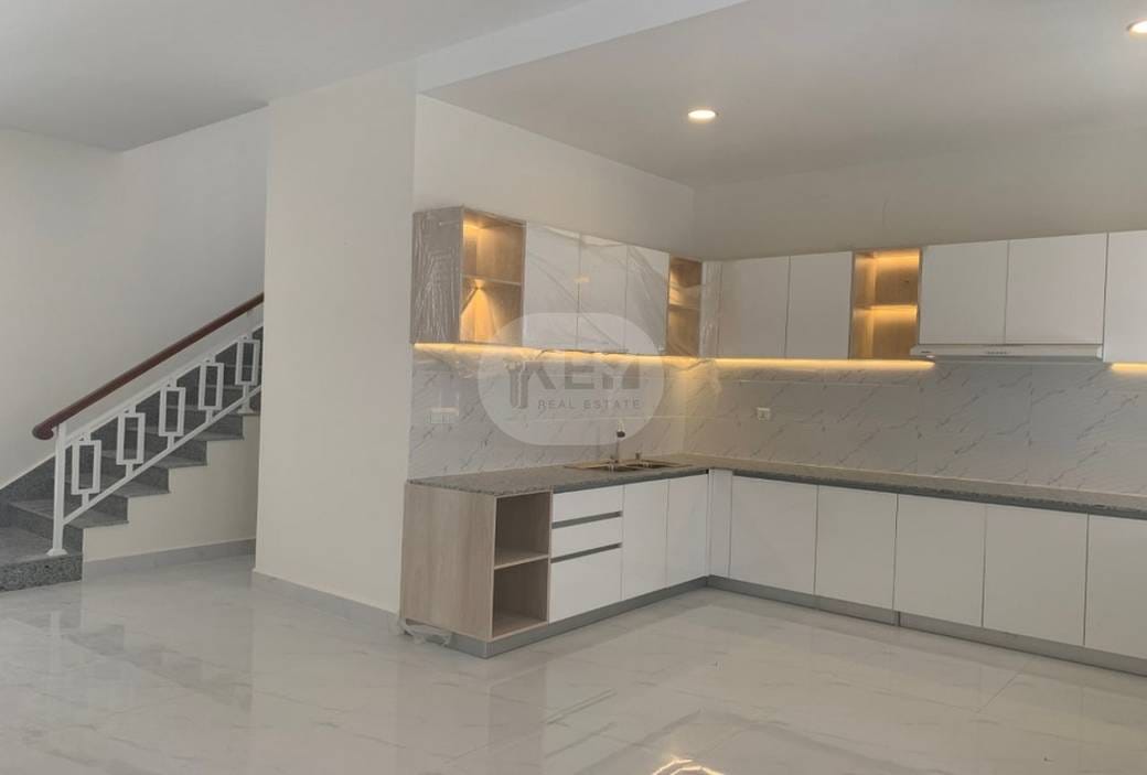 Dvojvila Na prodej in Preaek Kampues, Dangkao, Phnom Penh