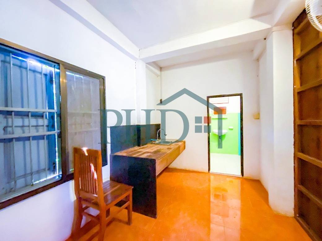 Flat For Rent with 1 Parking Space