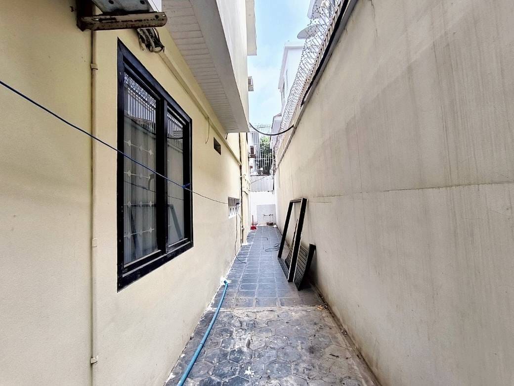 $6,000 Villa