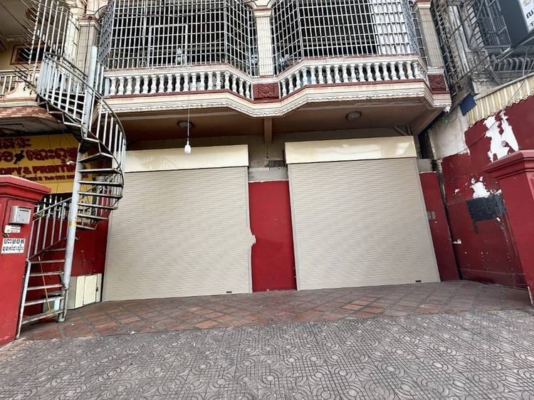 CommercialShophouse สำหรับเช่า ใน Boeung Kak 2, Toul Kork, Phnom Penh