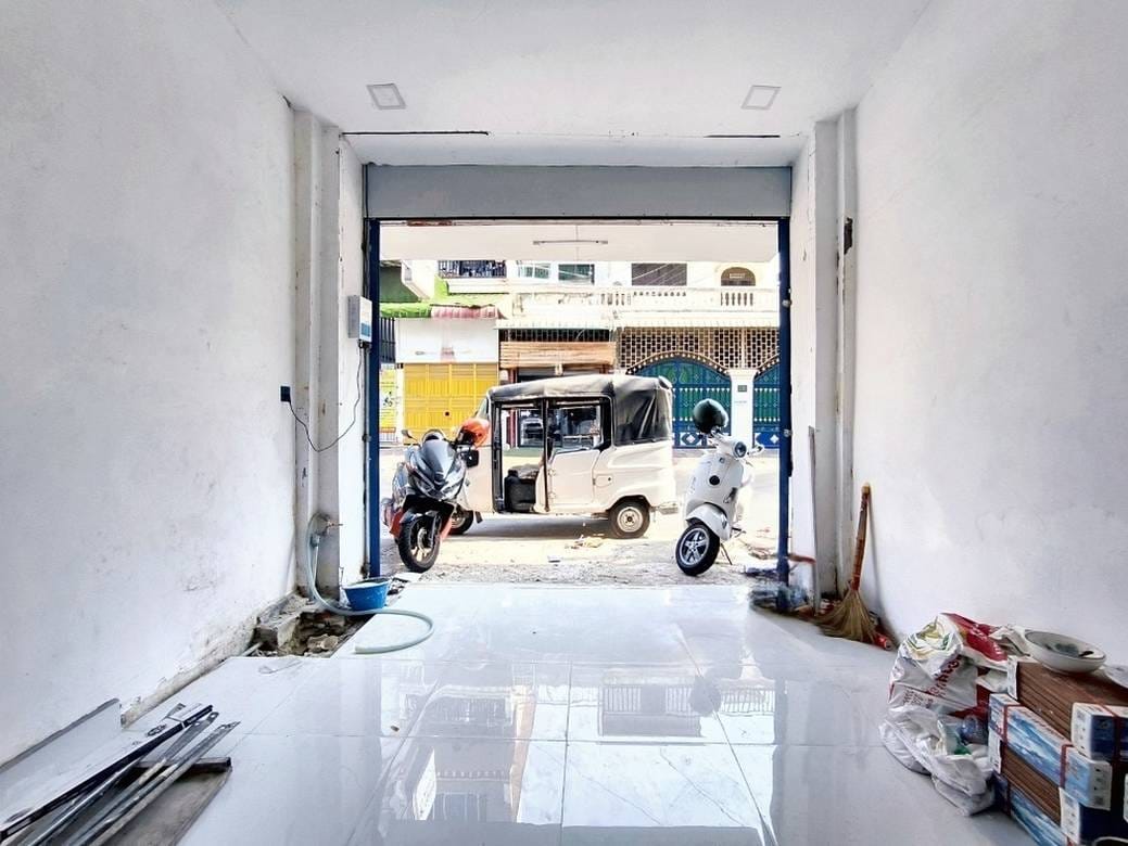 117平方米土地面积的CommercialShophouse出租