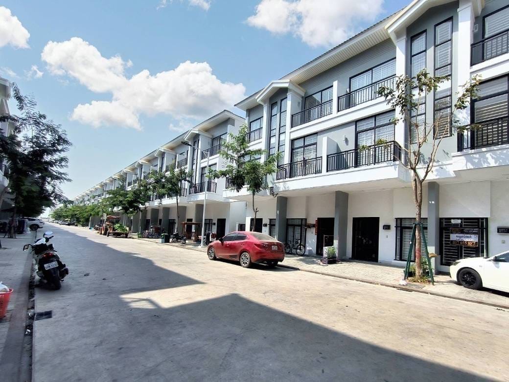 Borey Peng Huoth: The Star Platinum Eco Romance | $125,000 Link House