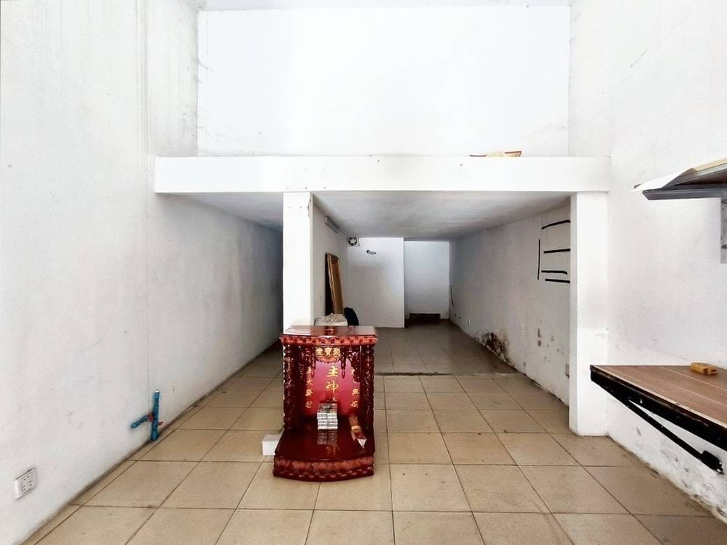 BKK 2 CommercialShophouse For Rent in BKK 2