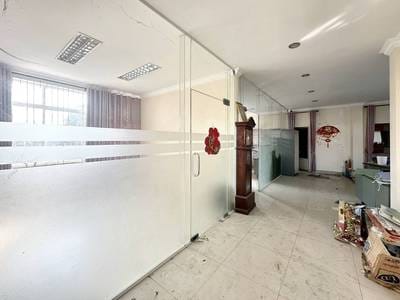 ឃ្លាំង For Sale & Rent ទំហំដី 1,876 ម៉ែត្រការ៉េ ក្នុងតម្លៃ $1
