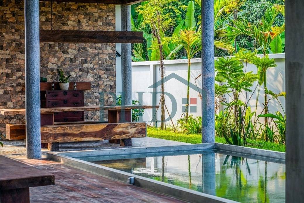 $235,000 Vila