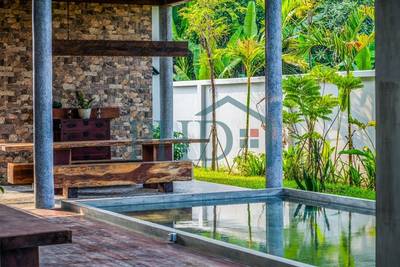 $235,000 Vila